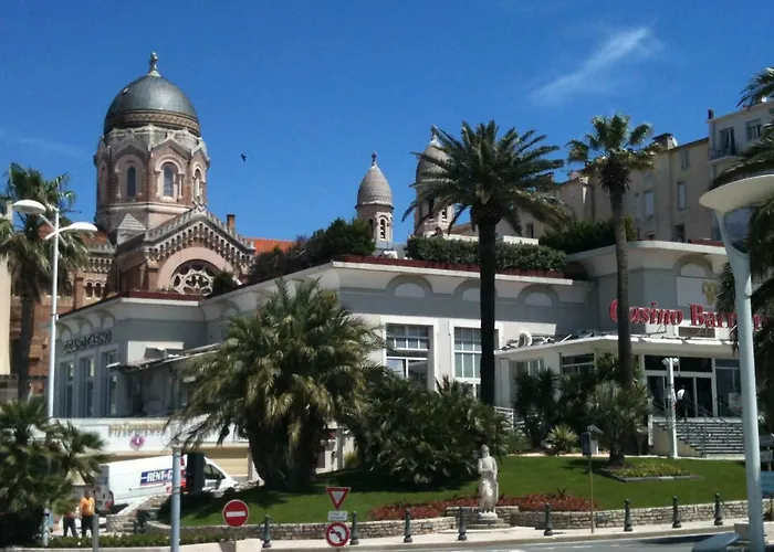Le Chateau - Parc Santa Lucia شقة